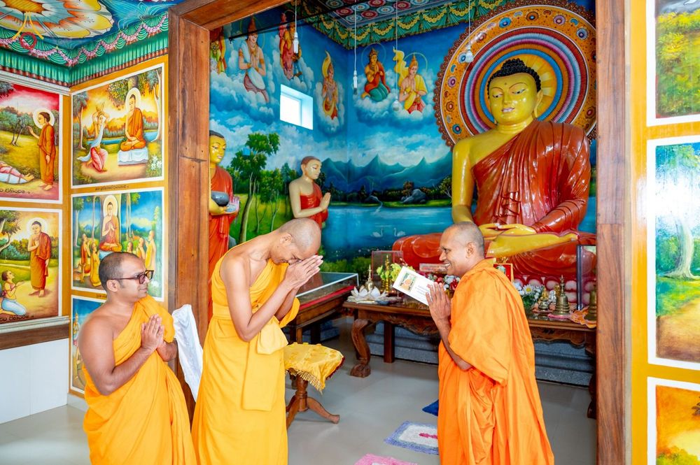 ภาพ No.264457:วันที่ 23 ตุลาคม พ.ศ. 2568 พิธีทอดกฐินสมทบ วัดกัลยาณมิตรต่างประเทศ  บูชาธรรม 81 ปี หลวงพ่อธัมมชโย  ณ วัดศรีอโรคา รามายา , วัดศรีธรรมราชา , วัดเปรดีปะกันเด วิหารายา ในเมืองมาตะเล ประเทศศรีลังกา 