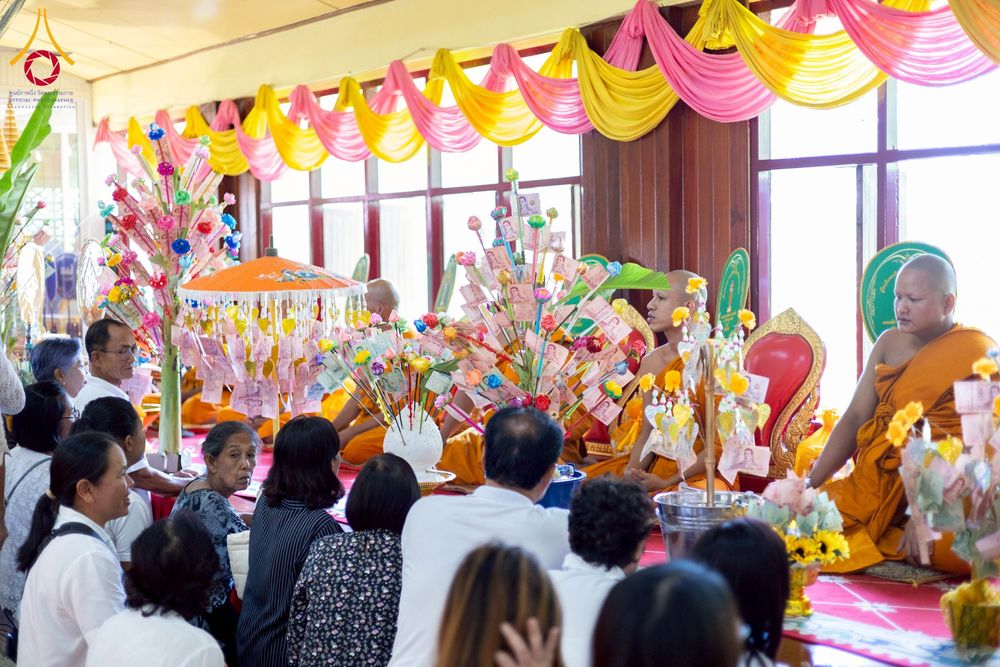 ภาพ No.275677:วันที่ 5 พฤศจิกายน พ.ศ. 2568 พิธีทอดกฐินสามัคคีทั่วไทย ณ วัดโพธิ์ศรี ต.ท่าข้าม อ.ค่ายบางระจัน จ.สิงห์บุรี โดยคณะศิษยานุศิษย์ บูชาธรรม 81 ปี หลวงพ่อธัมมชโย