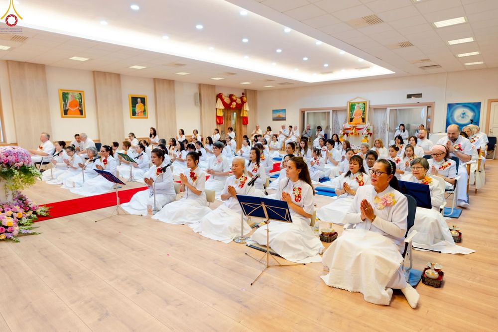 ภาพ No.254072:วันที่ 12 ตุลาคม พ.ศ. 2568 พิธีทอดกฐินวัดพระธรรมกายบูโรส ประเทศสวีเดน