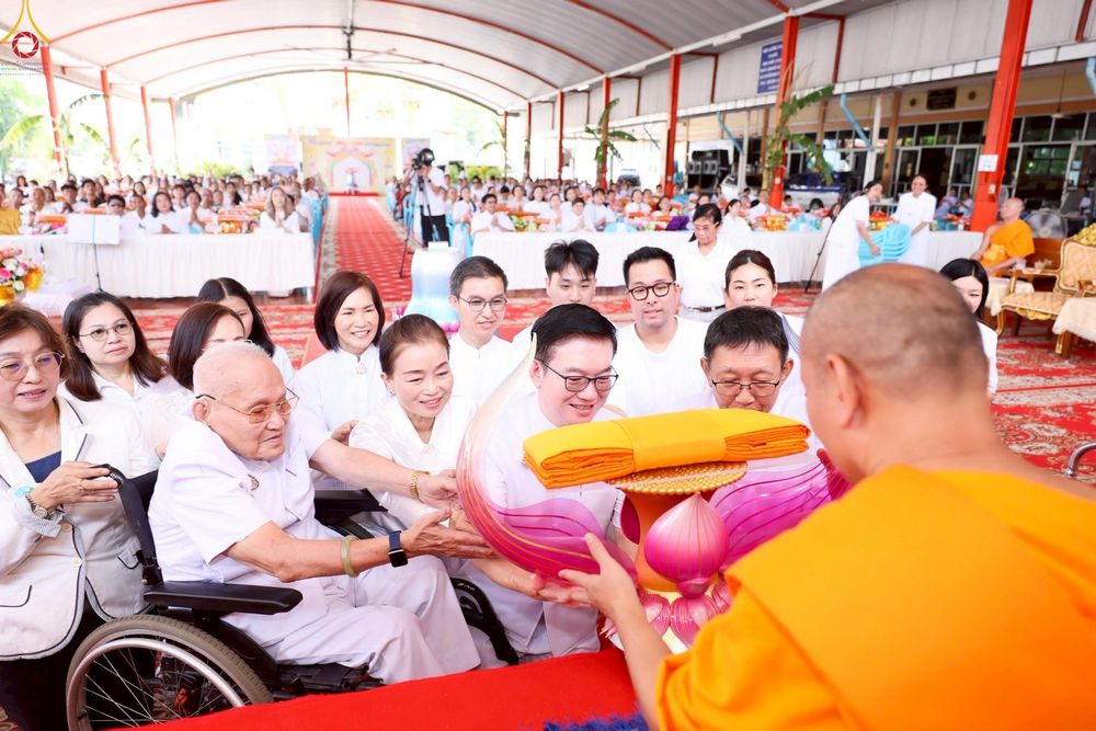 ภาพ No.252574:วันที่ 11 ตุลาคม พ.ศ. 2568 พิธีทอดกฐินสามัคคีทั่วไทย 30,000 วัด โดยคณะศิษยานุศิษย์ บูชาธรรม 81 ปี หลวงพ่อธัมมชโย ณ วัดมงคลพุกการาม ต. คลองสี่  อ.คลองหลวง จ.ปทุมธานี