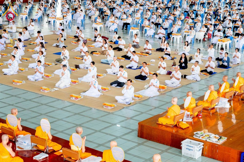 ภาพ No.271090:วันพุธที่ 20 พฤศจิกายน พ.ศ.2568 (วันพระ แรม 15 ค่ำ เดือน 12) พิธีบุพเปตพลี ครั้งที่ 173 ร่วมอุทิศบุญแด่หมู่ญาติที่ล่วงลับไปแล้ว และสืบทอดอายุพระพุทธศาสนา ณ หอฉันคุณยายอาจารย์ฯ วัดพระธรรมกาย