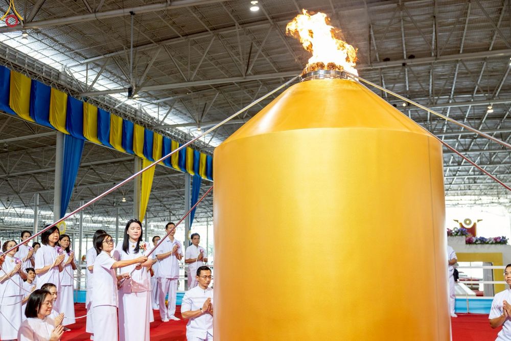 ภาพ No.249424:วันที่ 28 กันยายน พ.ศ. 2568 พิธีจุดเทียนใจ ไฟนิรันด์ อนันตชัย ณ สภาธรรมกายสากล วัดพระธรรมกาย