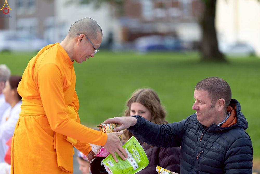 ภาพ No.270844:วันอาทิตย์ที่ 19 ตุลาคม พ.ศ. 2568 พิธีทอดกฐิน “หนึ่งไม่มีสอง” วัดพระธรรมกายนิวคาสเซิล เมืองนิวคาสเซิล ประเทศอังกฤษ 