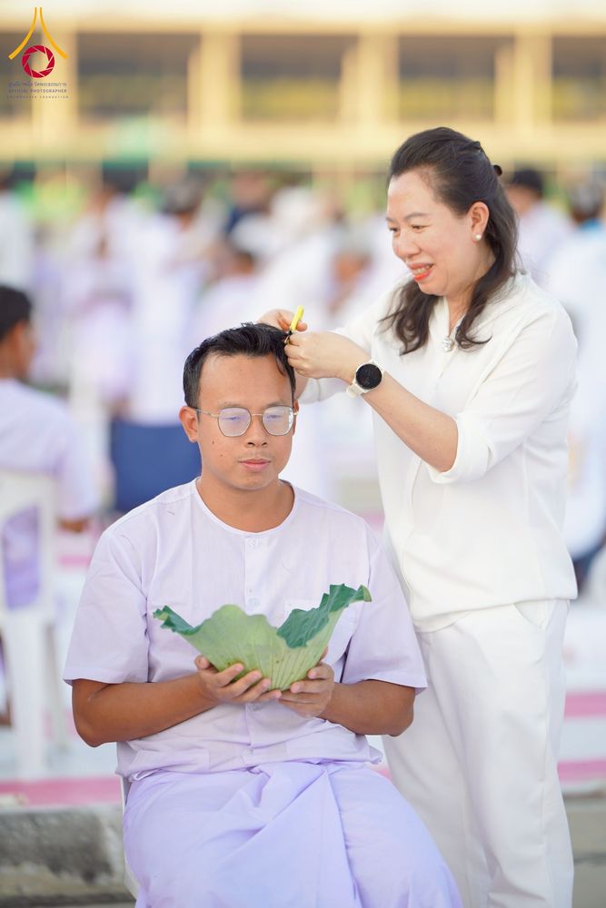 ภาพ No.274729:วันอาทิตย์ที่ 30 พฤศจิกายน พ.ศ. 2568 พิธีปลงผม โครงการอุปสมบทบูชาธรรมมหาปูชนียาจารย์ ปี 2568 ณ ลานธรรมพระมหาธรรมกายเจดีย์ ฝั่งทิศตะวันตก ระหว่างวิหารคดหมายเลข 8 และ 9 วัดพระธรรมกาย