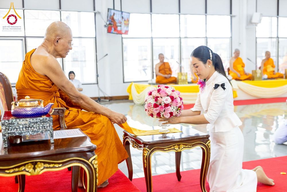 ภาพ No.276668:วันเสาร์ที่ 6 ธันวาคม พ.ศ. 2568 พิธีมุทิตาสักการะ เนื่องในโอกาสที่พระเดชพระคุณพระพรหมดิลก เจ้าอาวาสวัดสามพระยา วรวิหาร เมตตาเป็นประธานในพิธีตั้งฐานานุกรมใน พระราชวิเทศวชิรเวที (บัณฑิต วรปญฺโญ) ผู้ช่วยเจ้าอาวาสวัดพระธรรมกาย (ไวโรจน์ วิโรจโน) ผู้ช่วยเจ้าอา