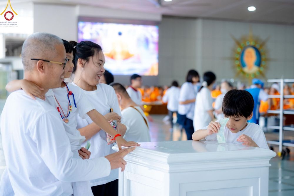 ภาพ No.182321:พิธีถวายภัตตาหารเมนูสวรรค์ "เพื่อการบรรลุธรรม" วันเสาร์ที่ 14 ธันวาคม พ.ศ. 2567 ณ หอฉันคุณยายอาจารย์ฯ วัดพระธรรมกาย