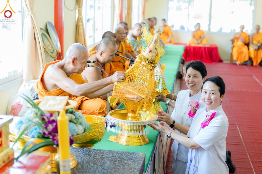 ภาพ No.170189:พิธีทอดกฐิน ณ วัดผาสุการาม อ.บางเลน จ.นครปฐม ในโครงการกฐินสามัคคีทั่วไทย 30,000 วัด บูชาธรรม 80 ปี หลวงพ่อธัมมชโย โดยคณะศิษยานุศิษย์วัดพระธรรมกาย วันที่ 26 ตุลาคม พ.ศ. 2567