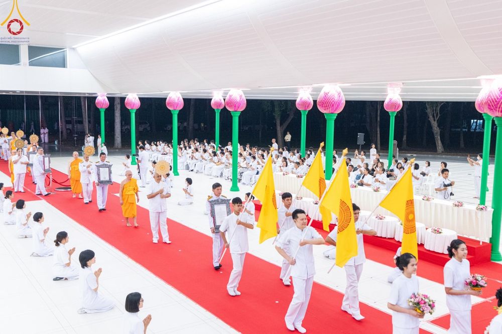 ภาพ No.123218:พิธีพระราชทานสัญญาบัตร พัดยศ และผ้าไตร แด่พระสงฆ์ในเขตปกครองคณะสงฆ์หนกลาง ณ วัดพระศรีมหาธาตุ เขตบางเขน กรุงเทพมหานคร และพิธีมุทิตาสักการะพระสังฆาธิการ ผู้ได้รับเลื่อนและตั้งสมณศักดิ์ ตามพระบรมราชโองการ ณ วัดพระธรรมกาย ในวันที่ 4 กุมภาพันธ์ พ.ศ. 2567
