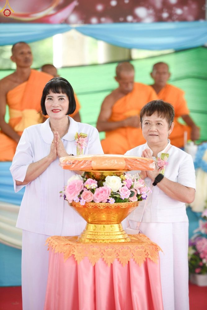 ภาพ No.249364:วันที่ 28 กันยายน พ.ศ. 2568 พิธีทอดผ้าป่าแผ่นบันมงคลมหาเศรษฐี อาคาร 80 ปี หลวงพ่อธัมมชโย ณ ศูนย์ปฏิบัติธรรมวิหารแดง ต.เจริญธรรม อ.วิหารแดง จ.สระบุรี