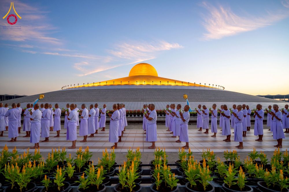 ภาพ No.276589:วันเสาร์ที่ 6 ธันวาคม  พ.ศ. 2568 พิธีเวียนประทักษิณและพิธีวันทาเจดีย์ โครงการอุปสมบทบูชาธรรมมหาปูชนียาจารย์ ประจำปี พ.ศ.2568 โครงการบวชพระนานาชาติ AEC และ WAB รุ่น CEO (นักบริหาร) รุ่นที่ 5 ณ มหาธรรมกายเจดีย์ วัดพระธรรมกาย