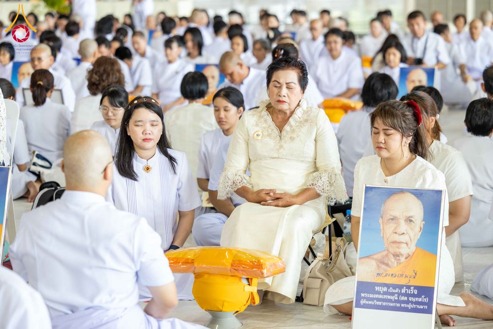 ภาพ No.321295:วันเสาร์ที่ 11 เมษายน พ.ศ.2569 พิธีขอขมาและมอบผ้าไตร โครงการอุปสมบทหมู่ บูชาธรรมหลวงพ่อธัมมชโย พ.ศ.2569 โครงการอุปสมบทหมู่ธรรมทายาท ระดับอุดมศึกษา รุ่น 53 (ภาคฤดูร้อน) ณ วัดพระธรรมกาย ปทุมธานี