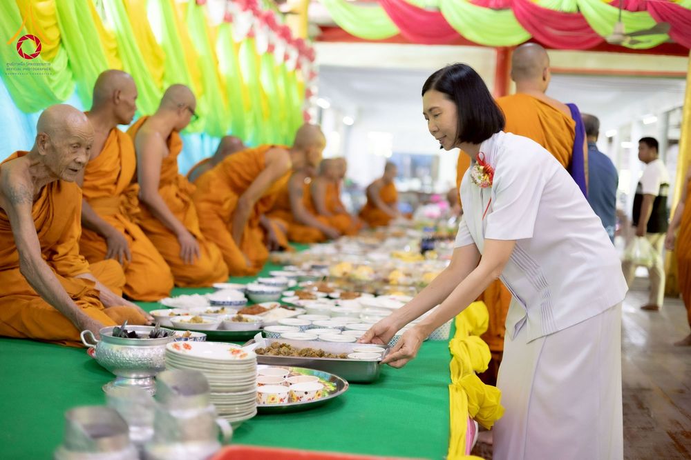 ภาพ No.275468:วันที่ 5 พฤศจิกายน พ.ศ. 2568 พิธีทอดกฐินสามัคคีทั่วไทย ณ วัดสระด่าน ต.หนองสาหร่าย อ.ดอนเจดีย์ จ.สุพรรณบุรี โดยคณะศิษยานุศิษย์ บูชาธรรม 81 ปี หลวงพ่อธัมมชโย