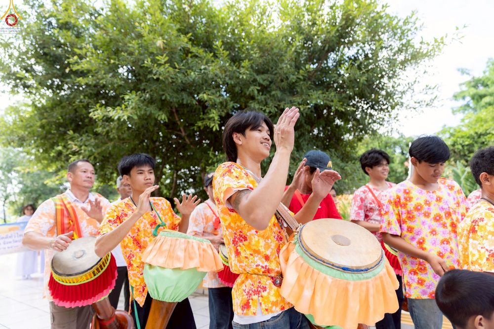 ภาพ No.259236:วันที่ 19 ตุลาคม พ.ศ. 2568 พิธีทอดกฐินสามัคคีทั่วไทย 30,000 วัด โดยคณะศิษยานุศิษย์ บูชาธรรม 81 ปี หลวงพ่อธัมมชโย ณ วัดบ้านพร้าวนอก ต.เชียงรากใหญ่ อ.สามโคก จ.ปทุมธานี