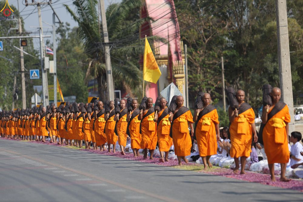 ภาพ No.299401:วันที่ 18 มกราคม พ.ศ. 2569 พิธีต้อนรับพระธรรมยาตรา ณ อนุสรณ์สถานลำดับที่ 5 สถานที่เผยแผ่วิชชาธรรมกายครั้งแรก อนุสรณ์สถานบางปลา วัดบางปลา อำเภอบางเลน จังหวัดนครปฐม ในโครงการธรรมยาตรา กตัญญูบูชา มหาปูชนียาจารย์ พระมงคลเทพมุนี(สด จนฺทสโร) พระผู้ปราบมาร อนุส