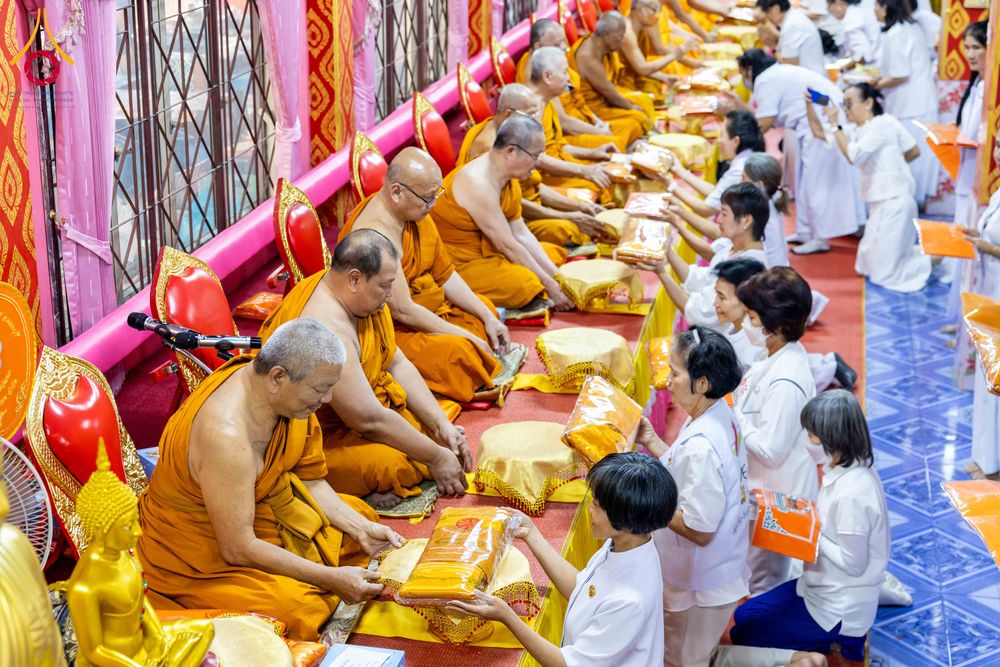 ภาพ No.303747:วันที่ 27 มกราคม พ.ศ. 2569 พิธีทอดผ้าป่าทำนุบำรุงศาสนสถาน ณ วัดตะเคียน อ.บางกรวย จ.นนทบุรี ในโครงการธรรมยาตรา กตัญญูบูชา มหาปูชนียาจารย์ พระมงคลเทพมุนี(สด จนฺทสโร) พระผู้ปราบมาร อนุสรณ์สถาน 7 แห่ง ปีที่ 14