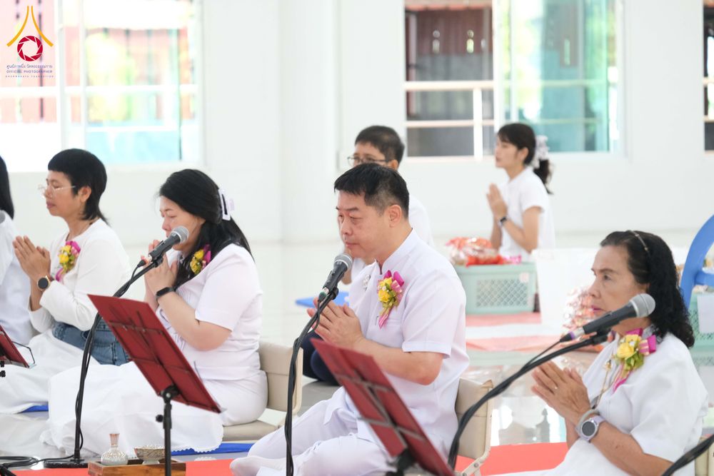 ภาพ No.320893:วันเสาร์ที่ 11 เมษายน พ.ศ.2569 พิธีตักบาตรฉลองสามเณรใหม่ ณ ศูนย์อบรมเยาวชนนครปฐม