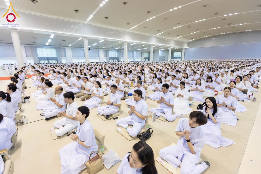 ภาพ No.287607:วันที่ 1 มกราคม พ.ศ. 2569 พิธีบูชาข้าวพระ ณ สภาธรรมกายสากล วัดพระธรรมกาย