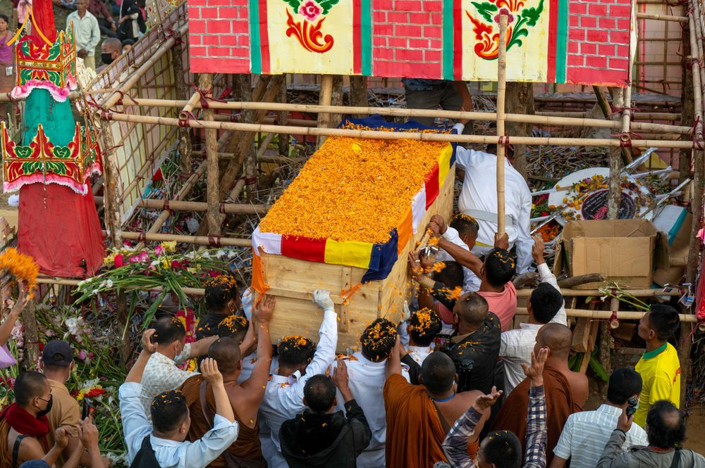 ภาพ No.280179:วันที่ 19 ธันวาคม พ.ศ. 2568 พิธีชำระร่าง พระติโลกานันทะ มหาเถโร  พระสังฆราชองค์ที่ 4 แห่งเทือกเขาจิตตะกอง  ประเทศบังกลาเทศ