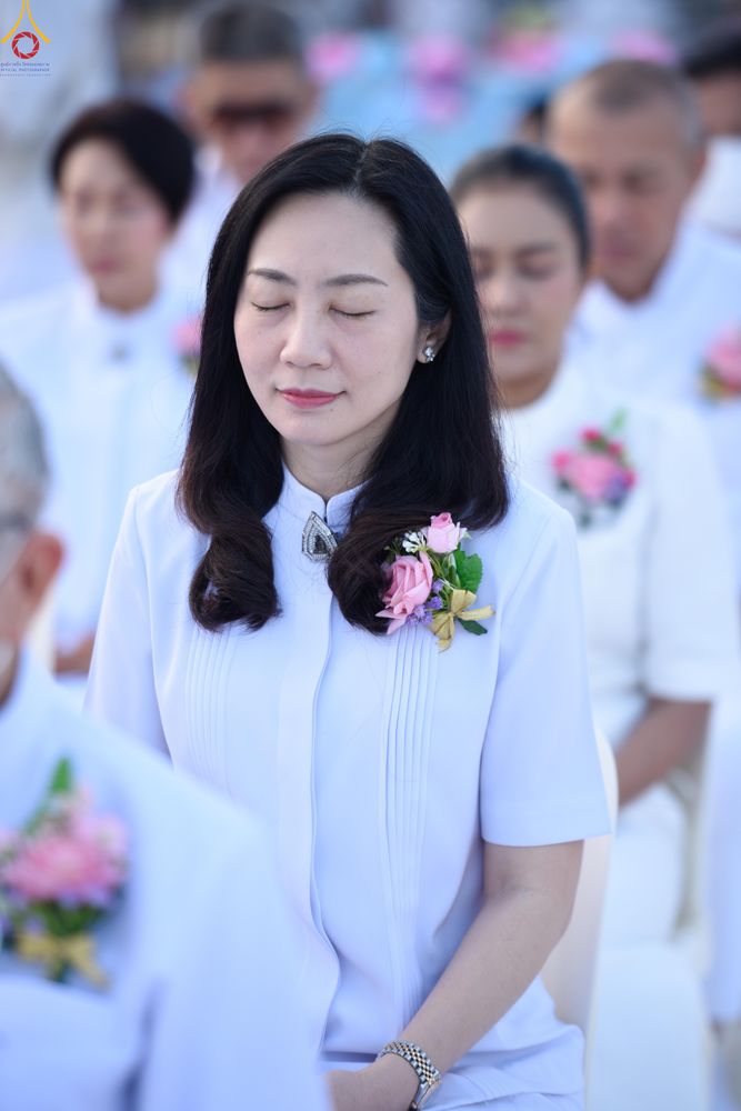 ภาพ No.302497:วันที่ 24 มกราคม พ.ศ. 2569 พิธีตักบาตรพระธรรมยาตรา ณ อนุสรณ์สถานลำดับที่ 5 สถานที่เผยแผ่วิชชาธรรมกายครั้งแรก อนุสรณ์สถานบางปลา วัดบางปลา อำเภอบางเลน จังหวัดนครปฐม ในโครงการธรรมยาตรา กตัญญูบูชา มหาปูชนียาจารย์ พระมงคลเทพมุนี(สด จนฺทสโร) พระผู้ปราบมาร อนุส