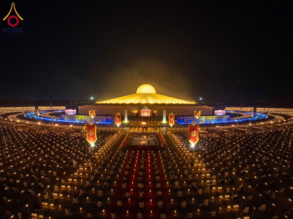 ภาพ No.312428:วันอังคารที่ 3 มีนาคม พ.ศ.2569 พิธีเวียนประทักษิณและจุดมาฆประทีป (ภาพชุดที่ 2) ณ ลานธรรมพระมหาธรรมกายเจดีย์ วัดพระธรรมกาย