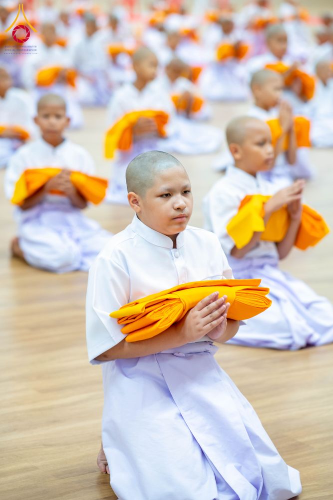 ภาพ No.319510:วันเสาร์ที่ 4 เมษายน พ.ศ.2569 พิธีขอขมา มอบผ้าไตร และถวายบาตรแด่นาคธรรมทายาท ในโครงการบรรพชาสามเณรฟื้นฟูพระพุทธศาสนาทั่วไทย โครงการหน่อแก้วเปรียญธรรม รุ่นที่ 14 โครงการสามเณรยุวธรรมทายาท รุ่นที่ 34 โครงการสามเณรมัชฌิมธรรมทายาท รุ่นที่ 30 ณ สภาธรรมกายสากล