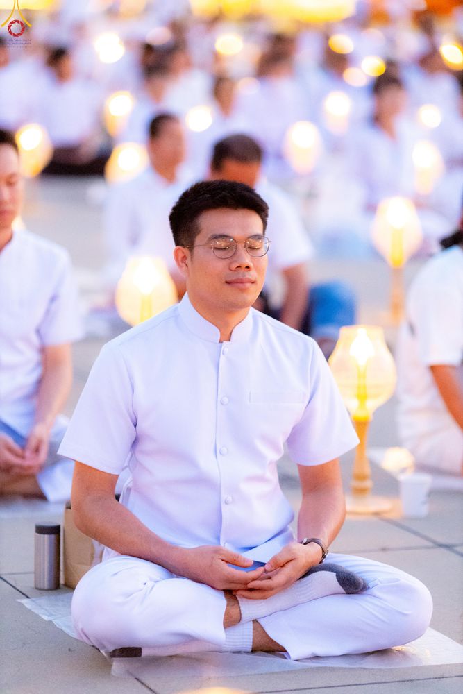 ภาพ No.307978:วันที่ 31 มกราคม พ.ศ. 2569 พิธีจุดประทีปธรรมถวายเป็นพุทธบูชา  และบูชาธรรมมหาปูชนียาจารย์ (ภาพชุดที่ 3) ณ วัดพระธรรมกาย ปทุมธานี ในโครงการธรรมยาตรา กตัญญูบูชา มหาปูชนียาจารย์ พระมงคลเทพมุนี(สด จนฺทสโร) พระผู้ปราบมาร อนุสรณ์สถาน 7 แห่ง ปีที่ 14