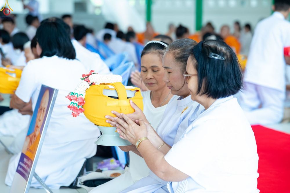 ภาพ No.350902:วันที่ 19 กันยายน พ.ศ.2569 พิธีบรรพชาอุปสมบท โครงการอุปสมบทหมู่บูชาธรรม ครบรอบ 109 ปี วันครูผู้ค้นพบวิชชาธรรมกาย ณ โบสถ์พระไตรปิฏก วัดพระธรรมกาย