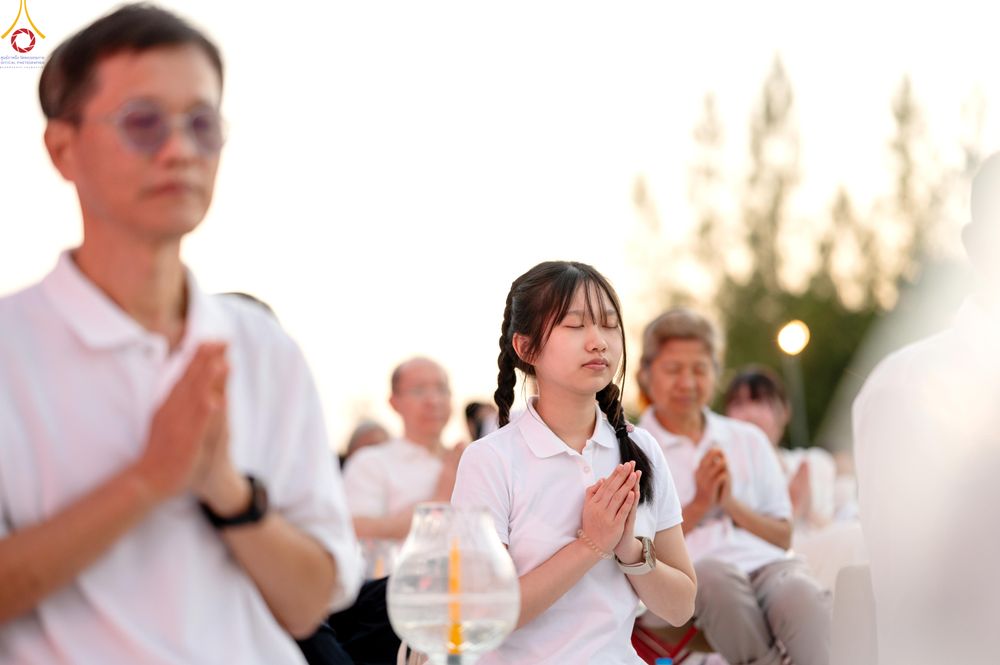 ภาพ No.292062:วันที่ 10 มกราคม พ.ศ. 2569 พิธีจุดประทีปถวายเป็นพุทธบูชา และบูชาธรรมมหาปูชนียาจารย์  ณ อนุสรณ์สถานคลองบางนางแท่น อ.สามพราน จ.นครปฐม ในโครงการธรรมยาตรา กตัญญูบูชา มหาปูชนียาจารย์ พระมงคลเทพมุนี(สด จนฺทสโร) พระผู้ปราบมาร อนุสรณ์สถาน 7 แห่ง ปีที่ 14