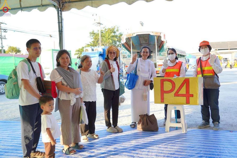 ภาพ No.296191:ภาพเบื้องหลังอาสาสมัครรวมใจ ชุดที่ 2 ในโครงการธรรมยาตรา กตัญญูบูชา มหาปูชนียาจารย์ พระมงคลเทพมุนี(สด จนฺทสโร) พระผู้ปราบมาร อนุสรณ์สถาน 7 แห่ง ปีที่ 14