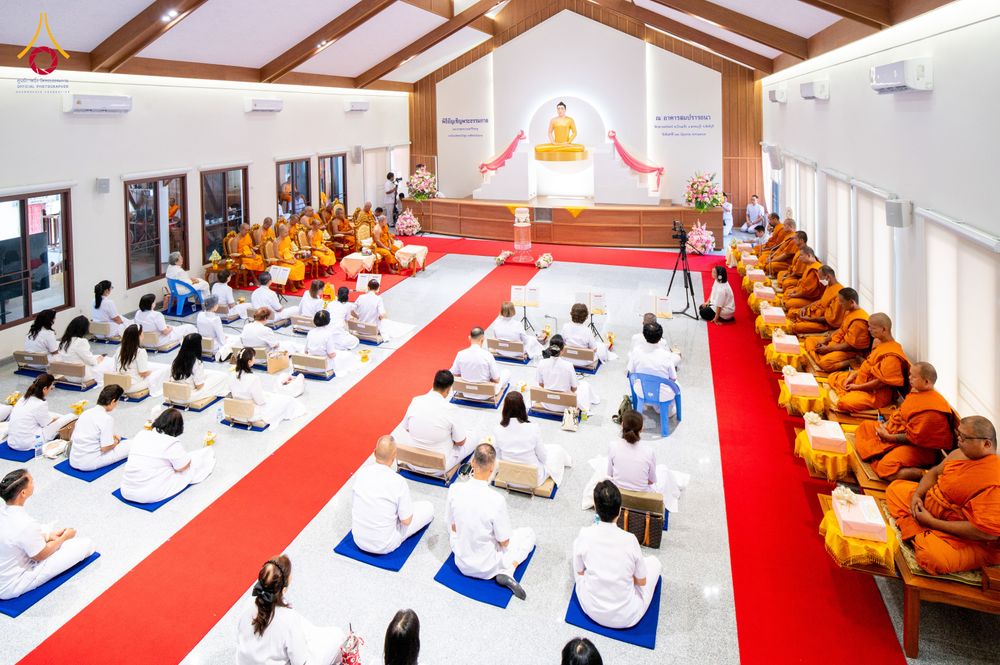 ภาพ No.336244:วันจันทร์ที่ 22 มิถุนายน พ.ศ.2569 พิธีอัญเชิญพระธรรมกาย และบรรจุพระบรมสารีริกธาตุ  ภายในเกศดอกบัวตูม องค์พระประธาน ณ อาคารสมปรารถนา วัดกลางธนรินทร์ ต.บ้านแป้ง อ.พรหมบุรี จ.สิงห์บุรี