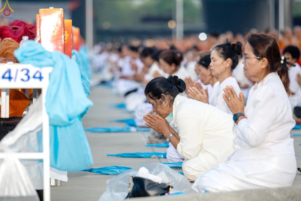 ภาพ No.324722:วันที่ 22 เมษายน พ.ศ.2569 (วันคุ้มครองโลก) บรรยากาศสาธุชน ในงานถวายมหาสังฆทาน 40,000 กว่าวัดทั่วประเทศ ณ ลานธรรม วัดพระธรรมกาย