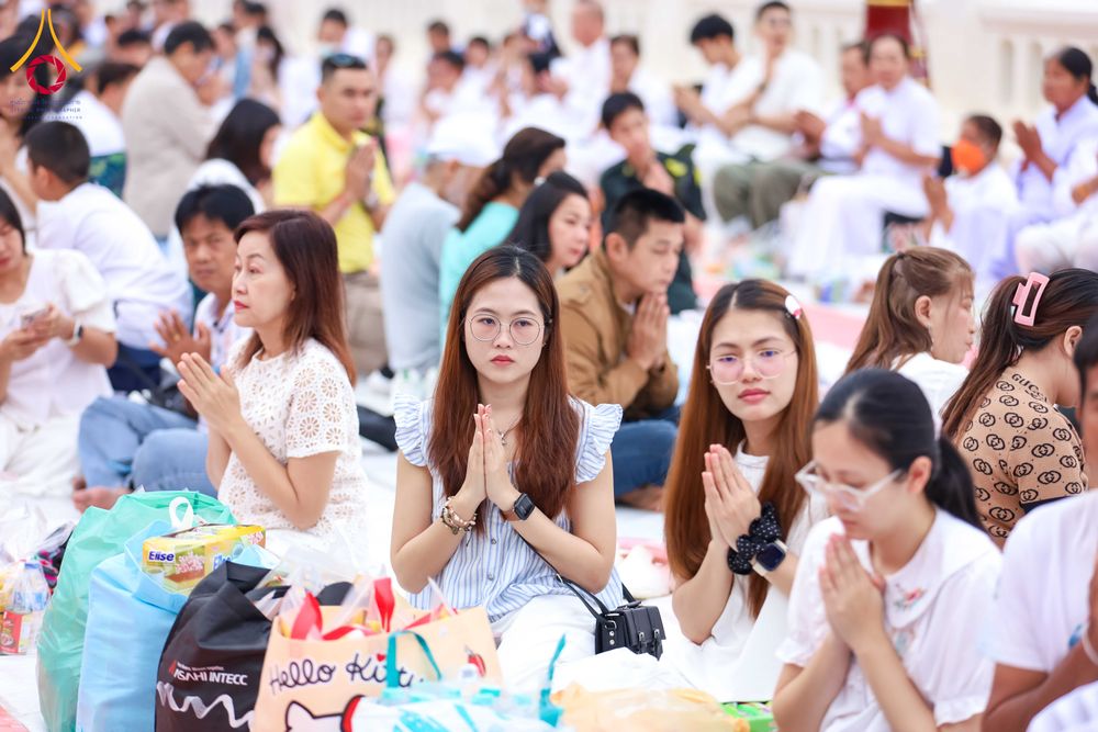 ภาพ No.310872:วันอาทิตย์ที่ 22 กุมภาพันธ์ พ.ศ. 2569 พิธีตักบาตรเเด่คณะพระภิกษุสงฆ์ 1,111 รูป จังหวัดน่าน หนึ่งในโครงการตักบาตรพระ 2,000,000 รูป 77 จังหวัดทั่วไทย ในวาระอันเป็นมงคลยิ่ง ครบรอบ 744 ปี นครน่าน สืบสานศรัทธา ทำบุญใหญ่ของเมืองน่าน ณ ข่วงเมือง วัดภูมินทร์ อำเ