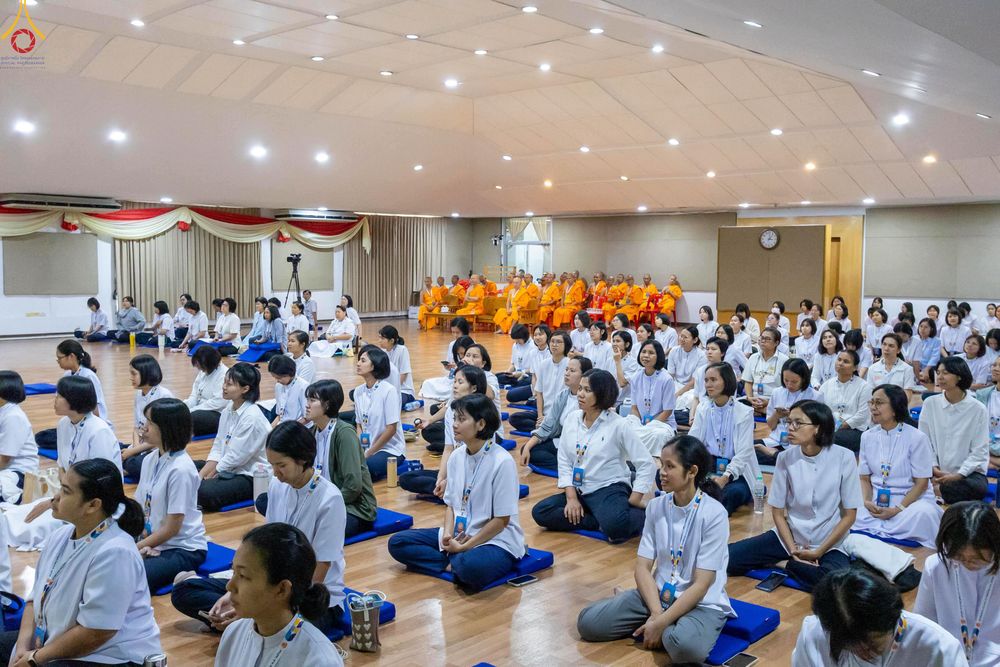 ภาพ No.319991:วันที่ 6 เมษายน พ.ศ.2569 ทีมจัดภัตตาหารประชุมเตรียมงานถวายมหาสังฆทาน 40,000 กว่าวัดทั่วประเทศ บูชาธรรม 82 ปี หลวงพ่อธัมมชโย