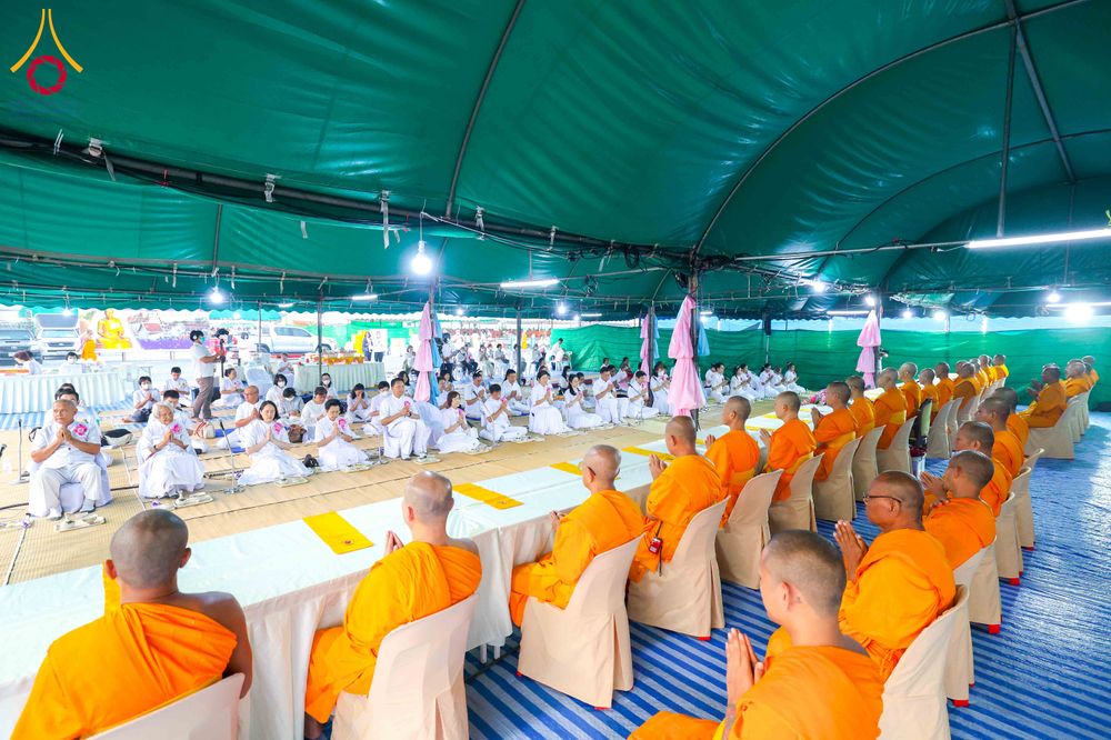 ภาพ No.299203:วันที่ 21 มกราคม พ.ศ. 2569 พิธีถวายภัตตาหารเป็นสังฆทาน แด่พระธรรมยาตรา ณ อนุสรณ์สถานบางปลา วัดบางปลา อำเภอบางเลน จังหวัดนครปฐม ในโครงการธรรมยาตรา กตัญญูบูชา มหาปูชนียาจารย์ พระมงคลเทพมุนี(สด จนฺทสโร) พระผู้ปราบมาร อนุสรณ์สถาน 7 แห่ง ปีที่ 14