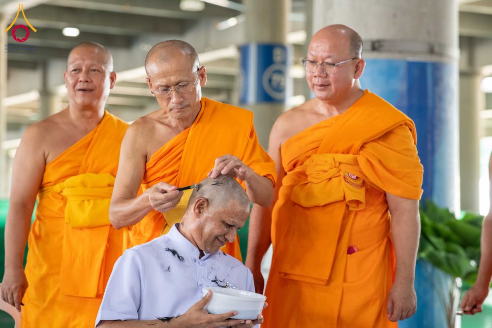 ภาพ No.339844:วันที่ 19 กรกฎาคม พ.ศ.2569 พิธีตัดปอยผม โครงการบวชพระนานาชาติ AEC และ WAB รุ่นที่ 10 THE AEC & INTERNATIONAL ORDINATION PROGRAM ณ มหารัตนวิหารคด 30 วัดพระธรรมกาย ปทุมธานี