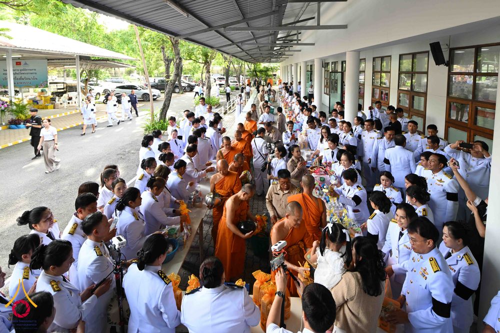 ภาพ No.344308:วันที่ 12 สิงหาคม พ.ศ. 2569  พสกนิกรชาวอำเภอคลองหลวง พร้อมใจร่วมพิธีสวดพระพุทธมนต์และทำบุญตักบาตรถวายพระราชกุศล เนื่องในวันคล้ายวันพระราชสมภพ สมเด็จพระบรมราชชนนีพันปีหลวง และวันแม่แห่งชาติ 12 สิงหาคม 2569