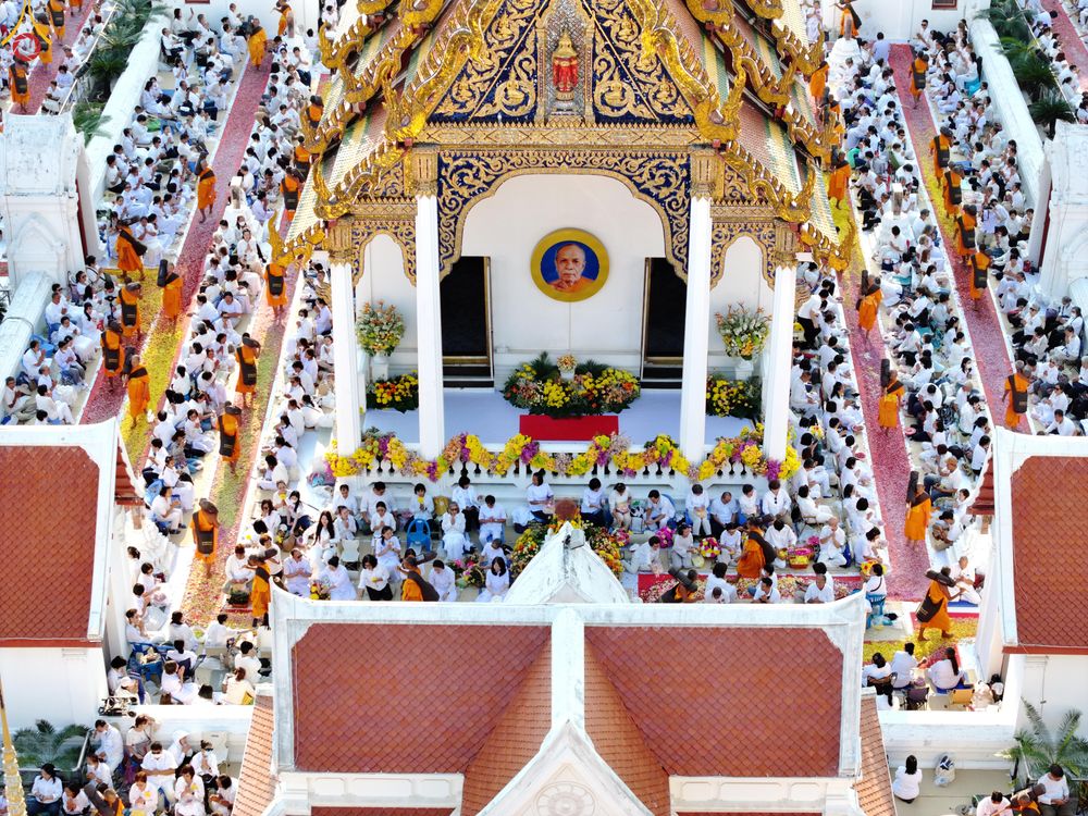 ภาพ No.295287:วันที่ 16 มกราคม พ.ศ. 2569 พิธีต้อนรับพระธรรมยาตรา อนุสรณ์สถานลำดับที่ 4 (ภาพชุดที่ 2) สถานที่เกิดด้วยกายธรรม ณ วัดโบสถ์บน ต.บางคูเวียง จ.นนทบุรี ในโครงการธรรมยาตรา กตัญญูบูชา มหาปูชนียาจารย์ พระมงคลเทพมุนี(สด จนฺทสโร) พระผู้ปราบมาร อนุสรณ์สถาน 7 แห่ง ปี