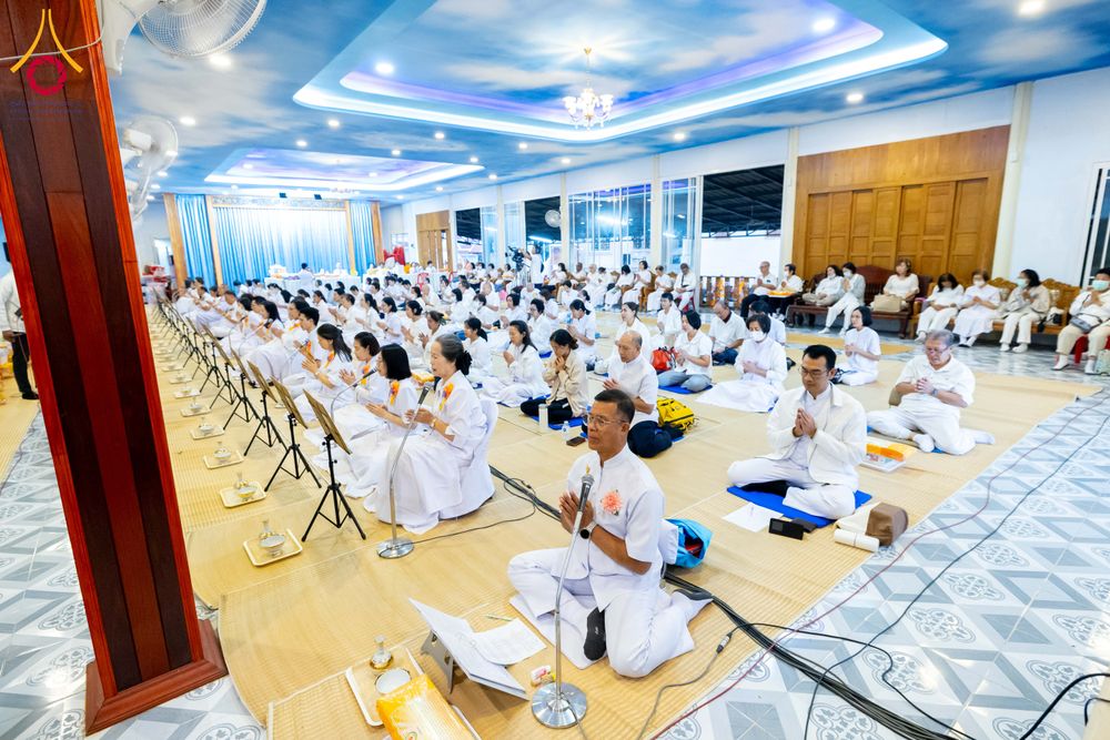 ภาพ No.294834:วันที่ 15 มกราคม พ.ศ. 2569 พิธีถวายภัตตาหารเป็นสังฆทาน แด่พระธรรมยาตรา ณ วัดโบสถ์บน ต.บางคูเวียง จ.นนทบุรี อนุสรณ์สถานลำดับที่ 4 สถานที่เกิดด้วยกายธรรม ในโครงการธรรมยาตรา กตัญญูบูชา มหาปูชนียาจารย์ พระมงคลเทพมุนี(สด จนฺทสโร) พระผู้ปราบมาร อนุสรณ์สถาน 7 แ