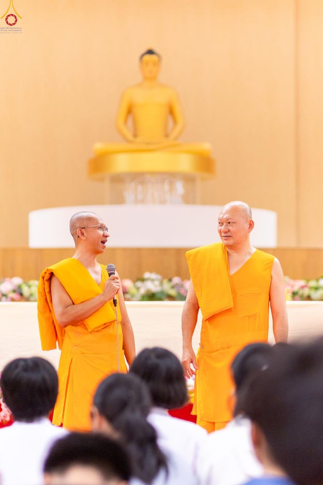 ภาพ No.322797:วันที่ 15-18 เมษายน พ.ศ.2569 การเเตรียมโต๊ะฉัน , เตรียมจุดพักค้าง , เรียงเก้าอี้ , เรียงกล่องไทยธรรม  เพื่องานถวายมหาสังฆทาน 40,000 กว่าวัดทั่วประเทศ วันคุ้มครองโลก 22 เมษายน พ.ศ.2569 วัดพระธรรมกาย