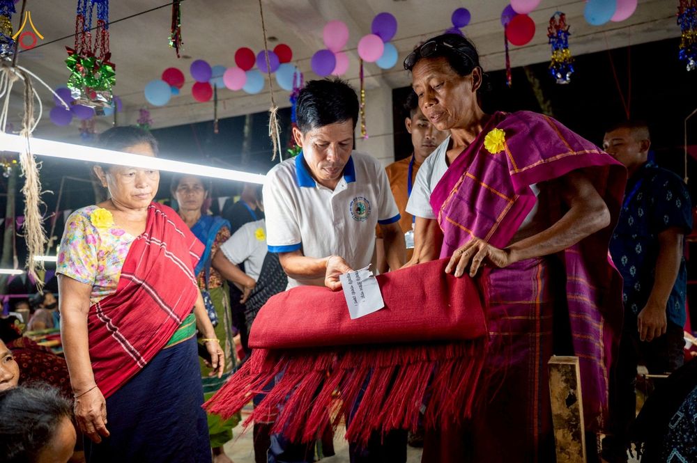 ภาพ No.257482:วันที่ 17 ตุลาคม พ.ศ. 2568 พิธีทอดกฐินสมทบวัดกัลยาณมิตรต่างประเทศ  บูชาธรรม 81 ปี หลวงพ่อธัมมชโย ณ ศูนย์ปฏิบัติธรรมไมตรีปูร์ เมืองคาร์การชารี ประเทศบังกลาเทศ 