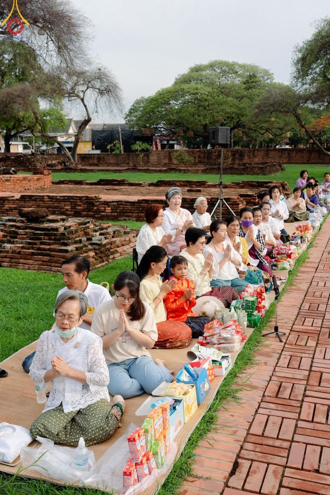 ภาพ No.138501:พิธีตักบาตร วัดราชบูรณะ จ.พระนครศรีอยุธยา วันที่ 25 พฤษภาคม พ.ศ.2567