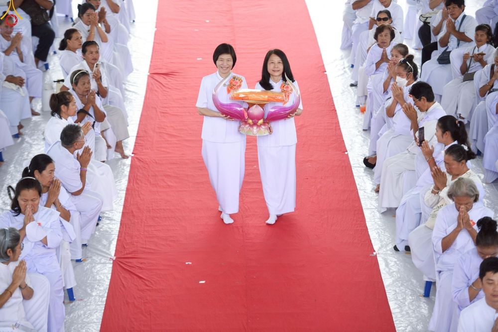 ภาพ No.249360:วันที่ 28 กันยายน พ.ศ. 2568 พิธีทอดผ้าป่าแผ่นบันมงคลมหาเศรษฐี อาคาร 80 ปี หลวงพ่อธัมมชโย ณ ศูนย์ปฏิบัติธรรมวิหารแดง ต.เจริญธรรม อ.วิหารแดง จ.สระบุรี