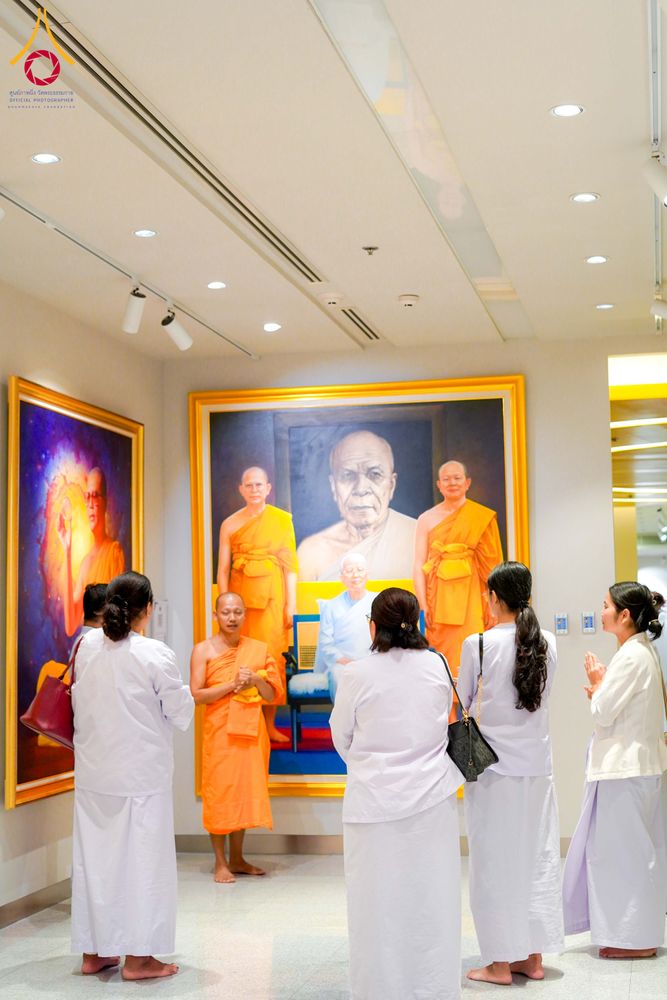 ภาพ No.327657:วันที่ 1-6 พฤษภาคม พ.ศ.2569 ต้อนรับชาวต่างชาติ พระภิกษุ คณะชาวเมียนมาร์  อุบาสิกาชาวอินเดีย เยี่ยมชมวัดพระธรรมกายและสักการะพระมหาธรรมกายเจดีย์