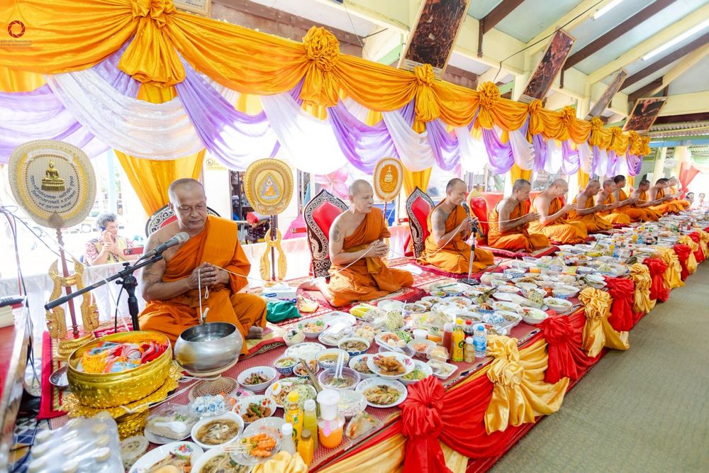 ภาพ No.266523:วันที่ 25 ตุลาคม พ.ศ. 2568 พิธีทอดกฐินสามัคคีทั่วไทย ณ วัดสว่างอารมณ์ ต.ป่าโมก อ.ป่าโมก จ.อ่างทอง โดยคณะศิษยานุศิษย์ บูชาธรรม 81 ปี หลวงพ่อธัมมชโย