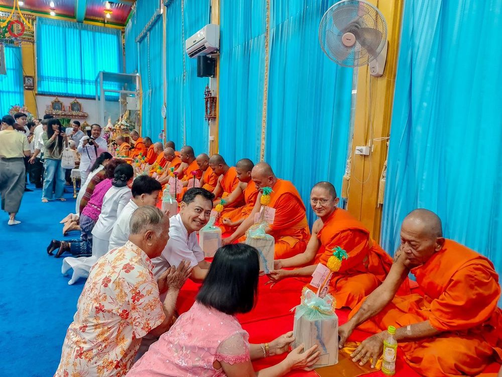 ภาพ No.166868:พิธีทอดกฐิน ณ วัดบัวผัน แขวงท่าข้าม เขตบางขุนเทียน กรุงเทพมหานคร ในโครงการกฐินสามัคคีทั่วไทย 30,000 วัด บูชาธรรม 80 ปี หลวงพ่อธัมมชโย โดยคณะศิษยานุศิษย์วัดพระธรรมกาย วันที่ 20 ตุลาคม พ.ศ. 2567