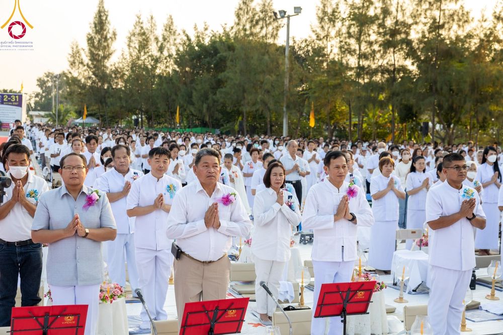 ภาพ No.109549:พิธีจุดประทีปถวายเป็นพุทธบูชา และบูชาธรรมมหาปูชนียาจารย์ วันที่ 10 มกราคม พ.ศ. 2567 ณ อนุสรณ์สถานคลองบางนางแท่น อ.สามพราน จ.นครปฐม