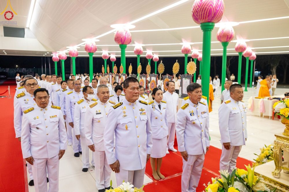 ภาพ No.123214:พิธีพระราชทานสัญญาบัตร พัดยศ และผ้าไตร แด่พระสงฆ์ในเขตปกครองคณะสงฆ์หนกลาง ณ วัดพระศรีมหาธาตุ เขตบางเขน กรุงเทพมหานคร และพิธีมุทิตาสักการะพระสังฆาธิการ ผู้ได้รับเลื่อนและตั้งสมณศักดิ์ ตามพระบรมราชโองการ ณ วัดพระธรรมกาย ในวันที่ 4 กุมภาพันธ์ พ.ศ. 2567