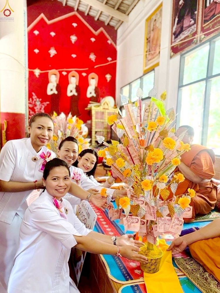 ภาพ No.270132:วันที่ 26 ตุลาคม พ.ศ. 2568 พิธีทอดกฐินสามัคคีทั่วไทย ณ วัดสระเกษ ต.หนองแวง อ.สมเด็จ จ.กาฬสินธุ์ โดยคณะศิษยานุศิษย์ บูชาธรรม 81 ปี หลวงพ่อธัมมชโย