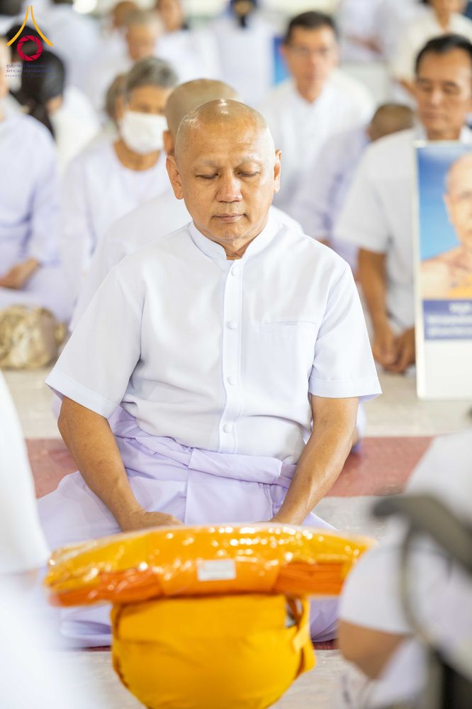 ภาพ No.321291:วันเสาร์ที่ 11 เมษายน พ.ศ.2569 พิธีขอขมาและมอบผ้าไตร โครงการอุปสมบทหมู่ บูชาธรรมหลวงพ่อธัมมชโย พ.ศ.2569 โครงการอุปสมบทหมู่ธรรมทายาท ระดับอุดมศึกษา รุ่น 53 (ภาคฤดูร้อน) ณ วัดพระธรรมกาย ปทุมธานี