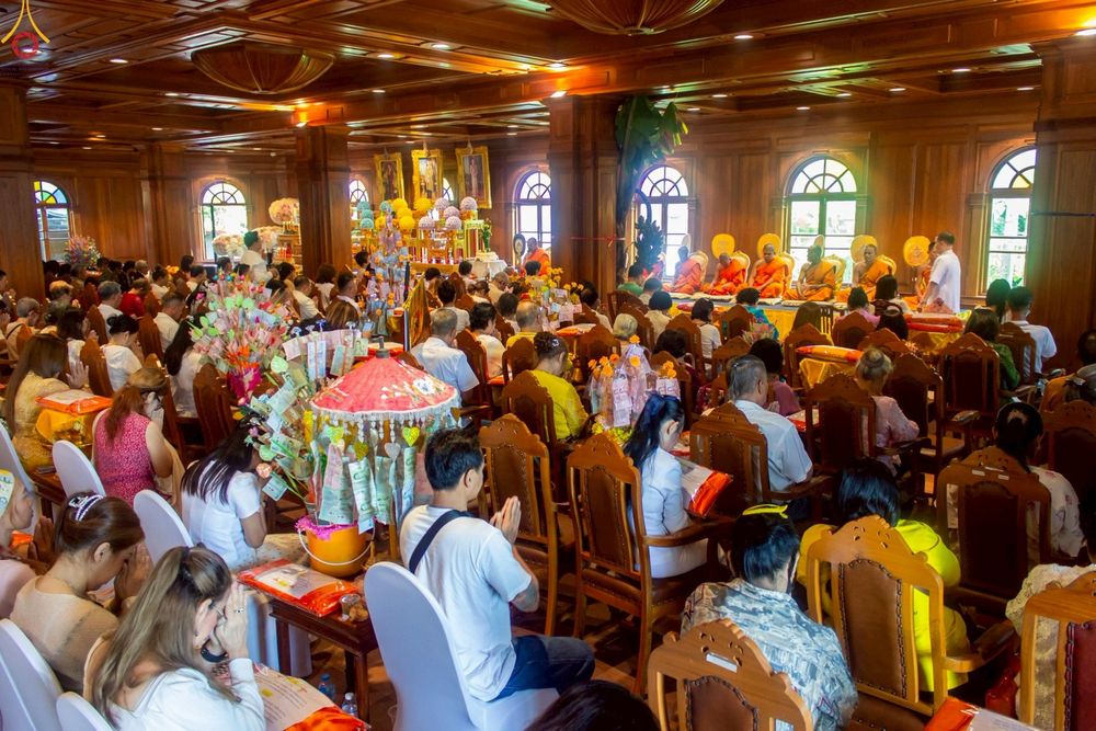 ภาพ No.254153:วันที่ 12 ตุลาคม พ.ศ. 2568 พิธีทอดกฐินสามัคคีทั่วไทย 30,000 วัด โดยคณะศิษยานุศิษย์ บูชาธรรม 81 ปี หลวงพ่อธัมมชโย ณ วัดเสาธงหิน อ.บางใหญ่ จ.นนทบุรี